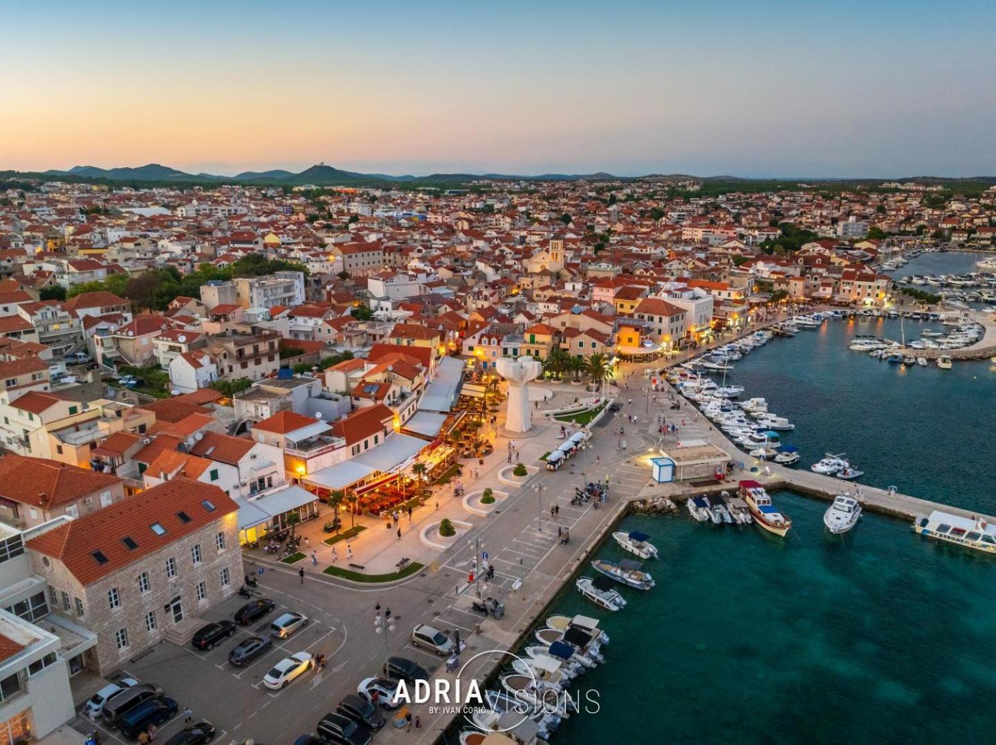 Refresh Boutique Suites - Central Point Vodice Buitenkant foto
